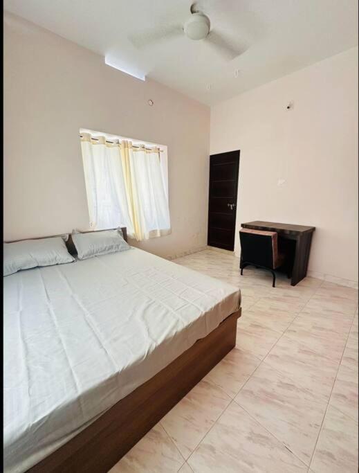 Home At Guruvayur 2 Ac Room,1 Single Bed,Kitchen Guruvāyūr Exterior foto